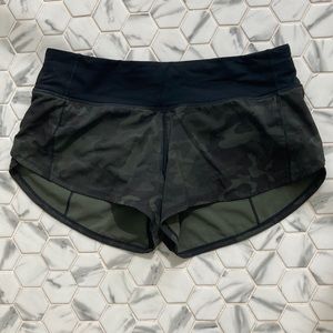 Lululemon speed short camo size 4